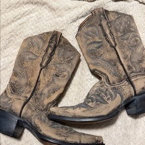 Dan post women’s 7.5